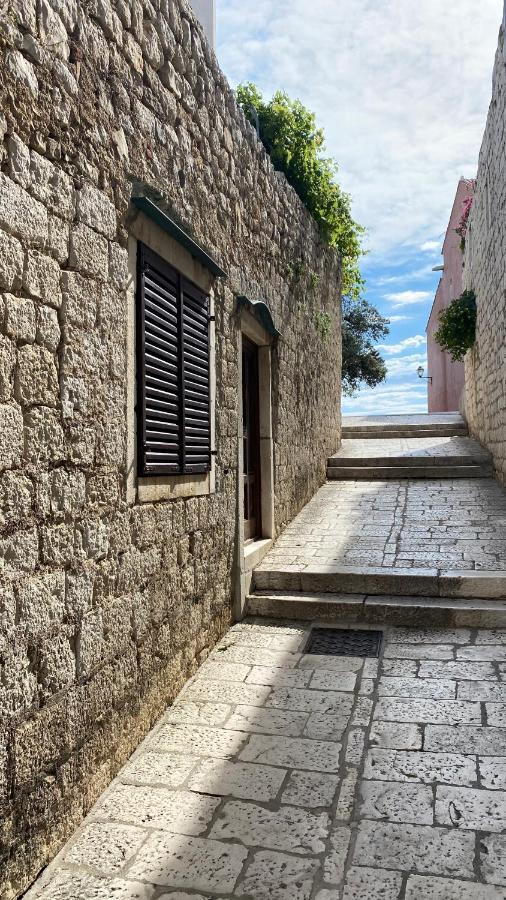 Apartamento Arbe Downtown Rab Town Exterior foto