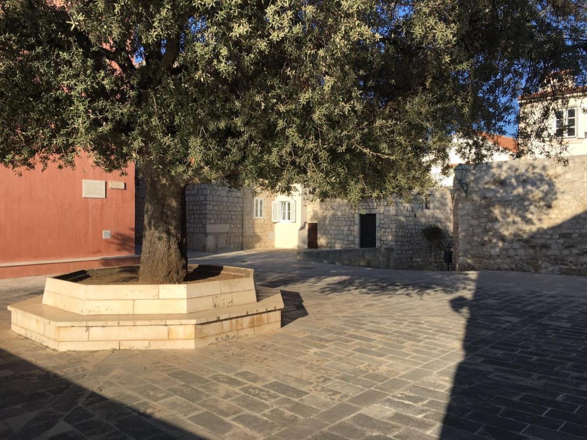 Apartamento Arbe Downtown Rab Town Exterior foto
