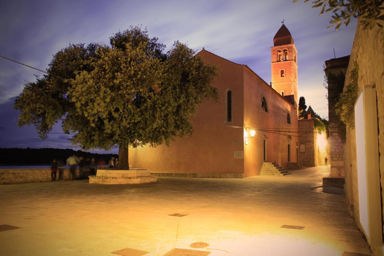 Apartamento Arbe Downtown Rab Town Exterior foto